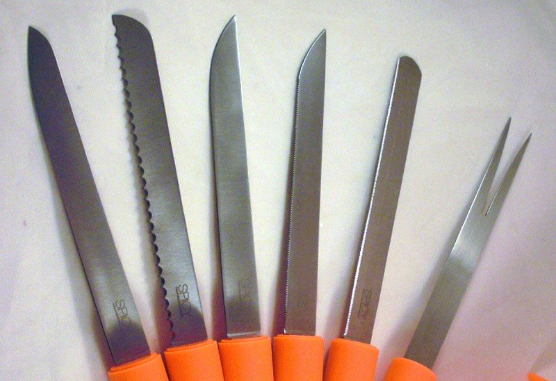 Illustration for article titled A Knife Holder That Looks More Dangerous Than the Blades